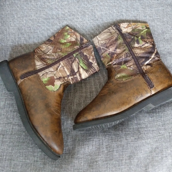 Boy/Girl Realtree camouflage boots - Picture 2 of 7